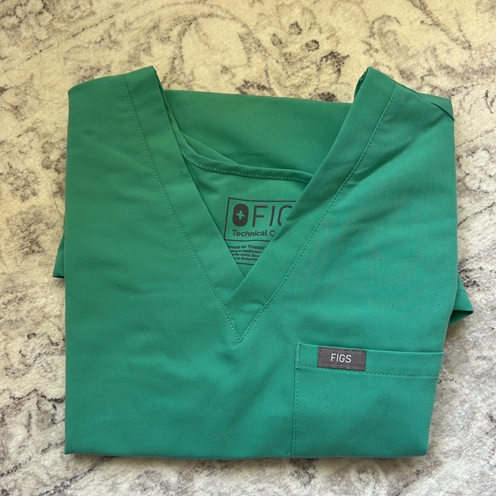 NWOT FIGS Scrub Top